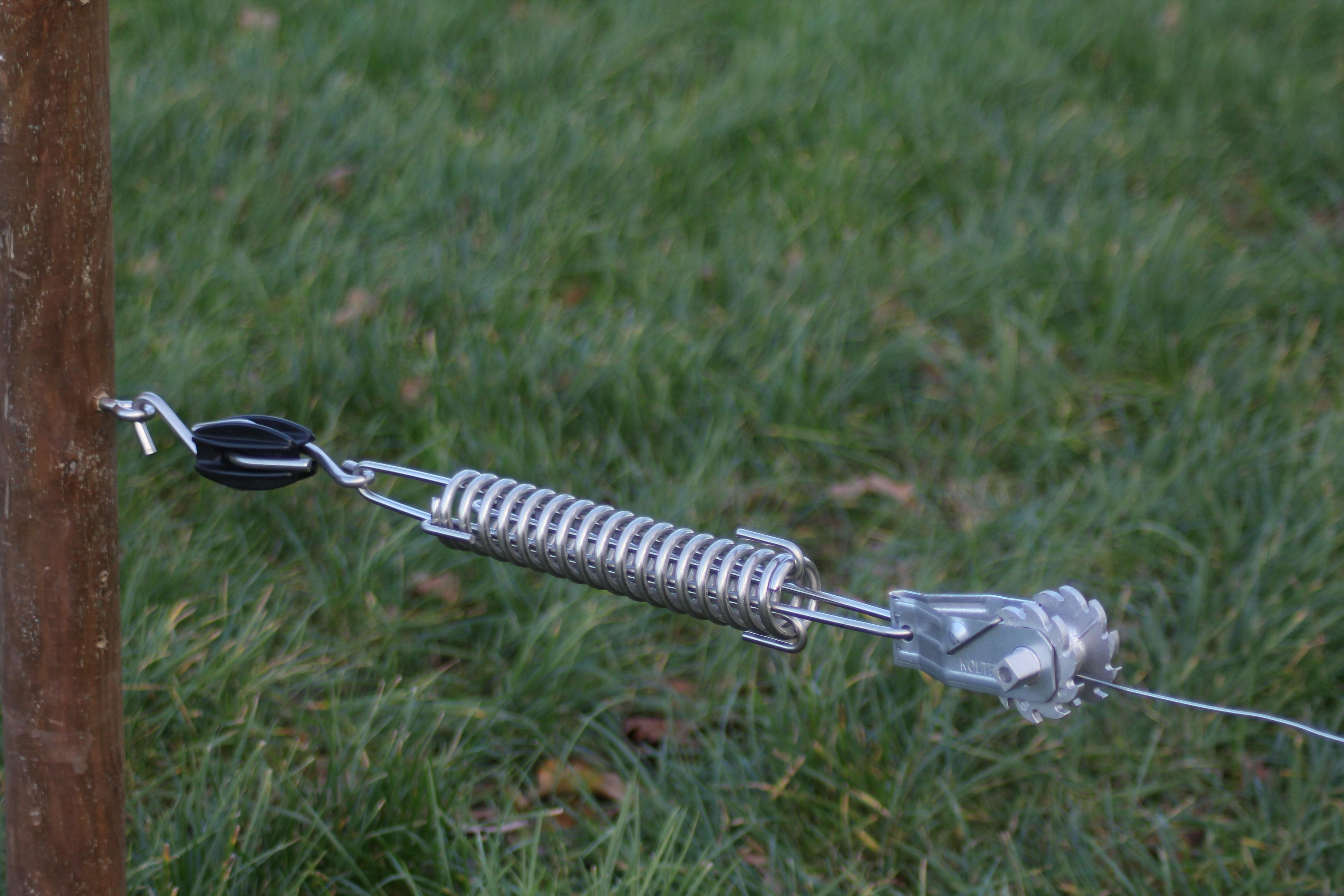 Veerset met spanner en ei isolator